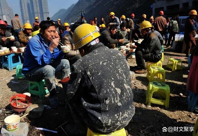 开云体育 kaiyun.com 官网入口新一轮“失业潮”来临？三大行业或面临停工农民工要做好准备(图2)