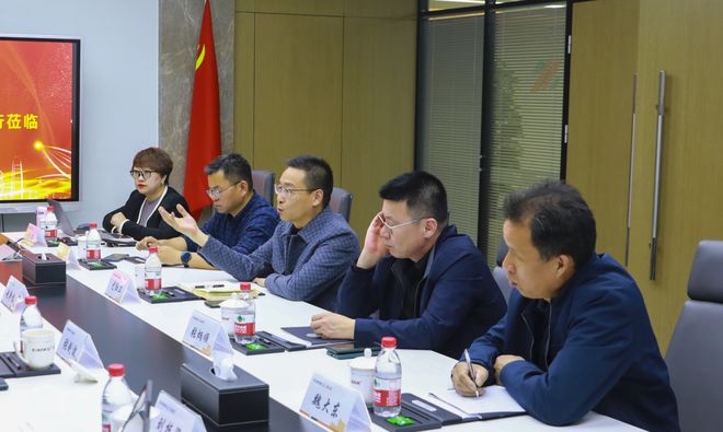 开云体育 开云平台张掖市甘州区政府领导一行莅临天津拾起卖科技集团参观洽谈(图2)