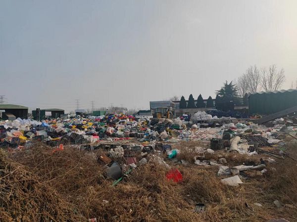 开云 开云体育官网河南中牟县郑庵镇再生资源交易市场严重污染环境 违法占地被投诉(图1)