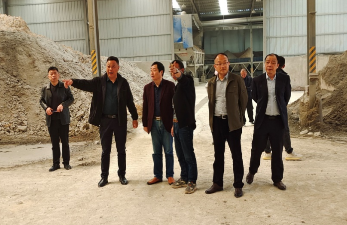 开云 开云体育石宗亮赴九江市考察建筑垃圾资源化处置项目(图1) 开云 开云体育石宗亮赴九江市考察建筑垃圾资源化处置项目(图1)