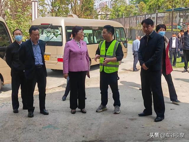 全国开云 开云体育平台人大代表王玲调研沌阳街道再生资源回收利用工作(图3) 全国开云 开云体育平台人大代表王玲调研沌阳街道再生资源回收利用工作(图3)