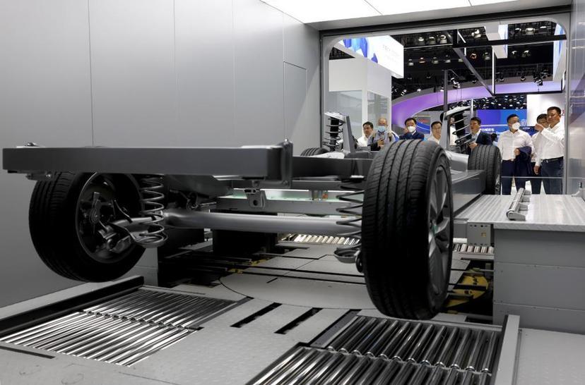 开云体育 开云官网新华全媒+2023上海车展观察之一:在确定的新能源赛道跑出差异化优势(图2) 开云体育 开云官网新华全媒+2023上海车展观察之一:在确定的新能源赛道跑出差异化优势(图2)