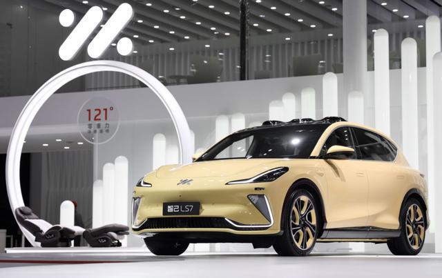 Kaiyun 开云上海车展大事一览:奔驰All in电动化上汽发布新能源三年计划(图3) Kaiyun 开云上海车展大事一览:奔驰All in电动化上汽发布新能源三年计划(图3)