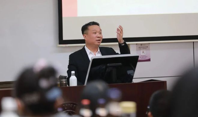 南开大学MBA《战略管理开云体育 开云官网》课程开讲 拾起卖总裁受邀走进课堂做实战分享(图2)