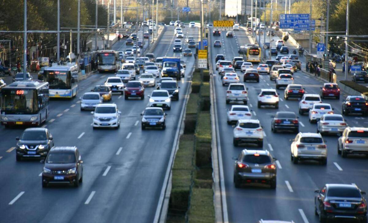 新能源车与燃油车的区别在哪开云体育 kaiyun.com 官网入口里?(图5) 新能源车与燃油车的区别在哪开云体育 kaiyun.com 官网入口里?(图5)