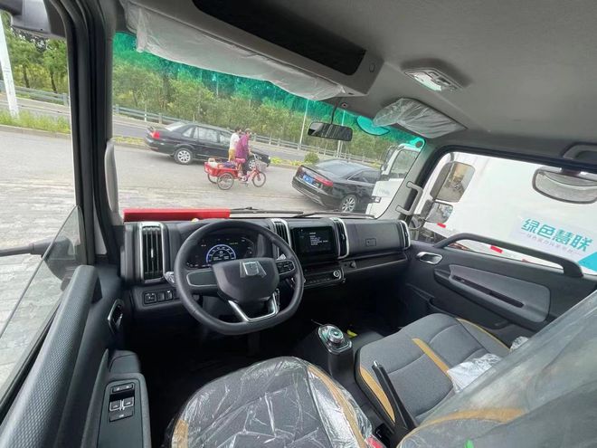 河北卖4米2新开云体育 开云平台能源纯电厢货车联系电话(图4) 河北卖4米2新开云体育 开云平台能源纯电厢货车联系电话(图4)