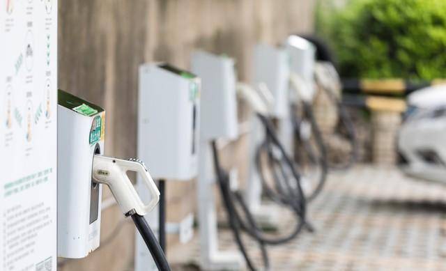 开云体育 kaiyun.com 官网入口新能源车库存大增特斯拉逆势涨价阿维塔11何去何从拭目以待(图1) 开云体育 kaiyun.com 官网入口新能源车库存大增特斯拉逆势涨价阿维塔11何去何从拭目以待(图1)