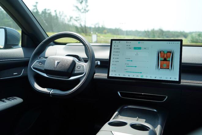 开云体育 开云官网自主品牌新能源B级SUV新卷王 深蓝S7试驾体验(图11) 开云体育 开云官网自主品牌新能源B级SUV新卷王 深蓝S7试驾体验(图11)