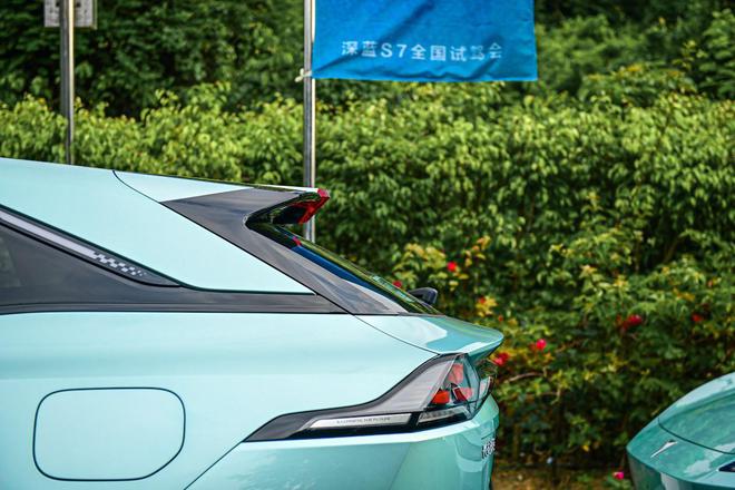 开云体育 开云官网自主品牌新能源B级SUV新卷王 深蓝S7试驾体验(图8) 开云体育 开云官网自主品牌新能源B级SUV新卷王 深蓝S7试驾体验(图8)
