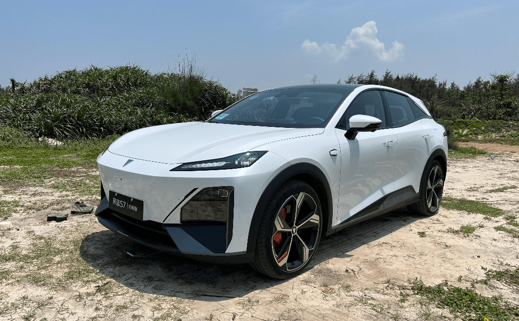 一新能源车亮相都是全开云体育 开云官网系标配电四驱比亚迪会跟吗？(图1)