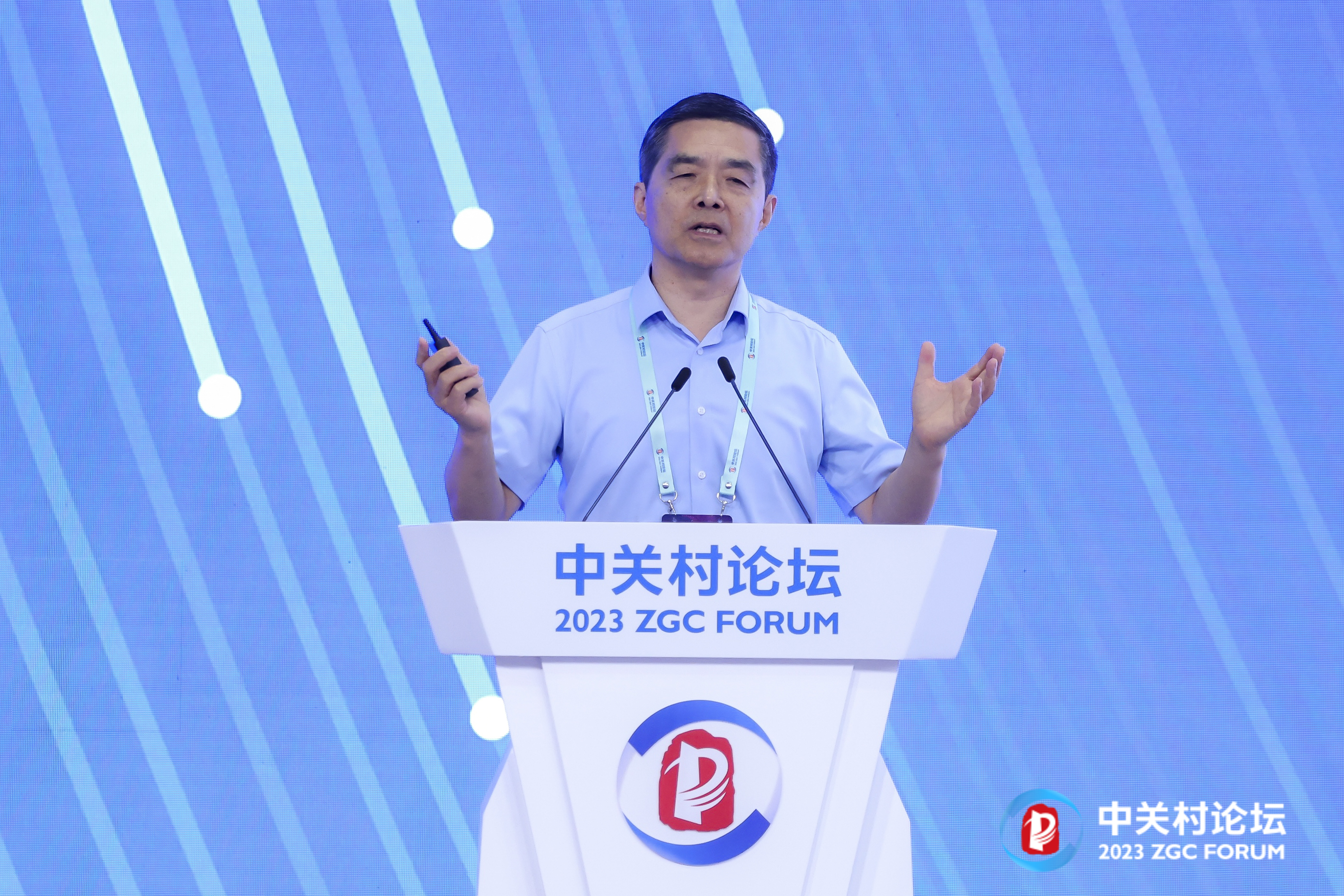 开云体育 开云官网新能源瓶颈怎么解？欧阳明高：储能+氢能+智能(图1)