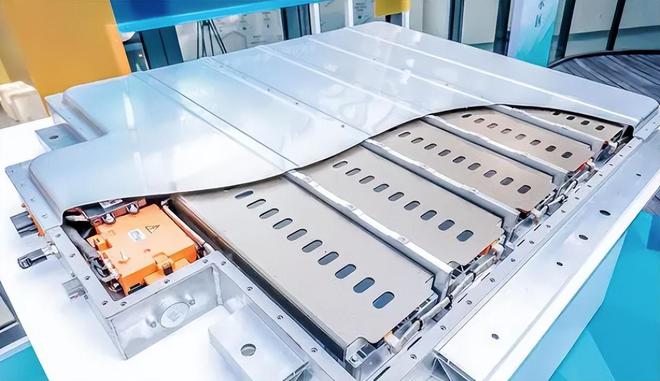 新能源车电池翻车了?长城汽车用技术实力塑造自主车企安全新标杆开云 开云体育(图3) 新能源车电池翻车了?长城汽车用技术实力塑造自主车企安全新标杆开云 开云体育(图3)