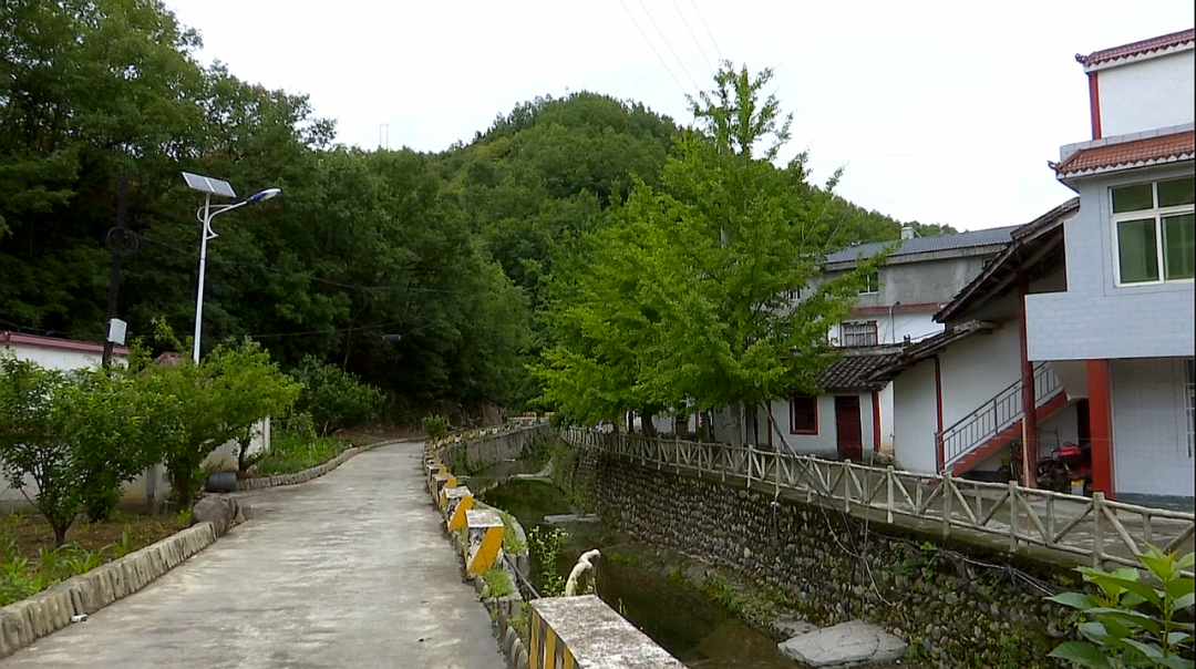 开云 开云体育平台文县:村镇生活垃圾无害处理 让乡村更美丽更宜居(图4) 开云 开云体育平台文县:村镇生活垃圾无害处理 让乡村更美丽更宜居(图4)