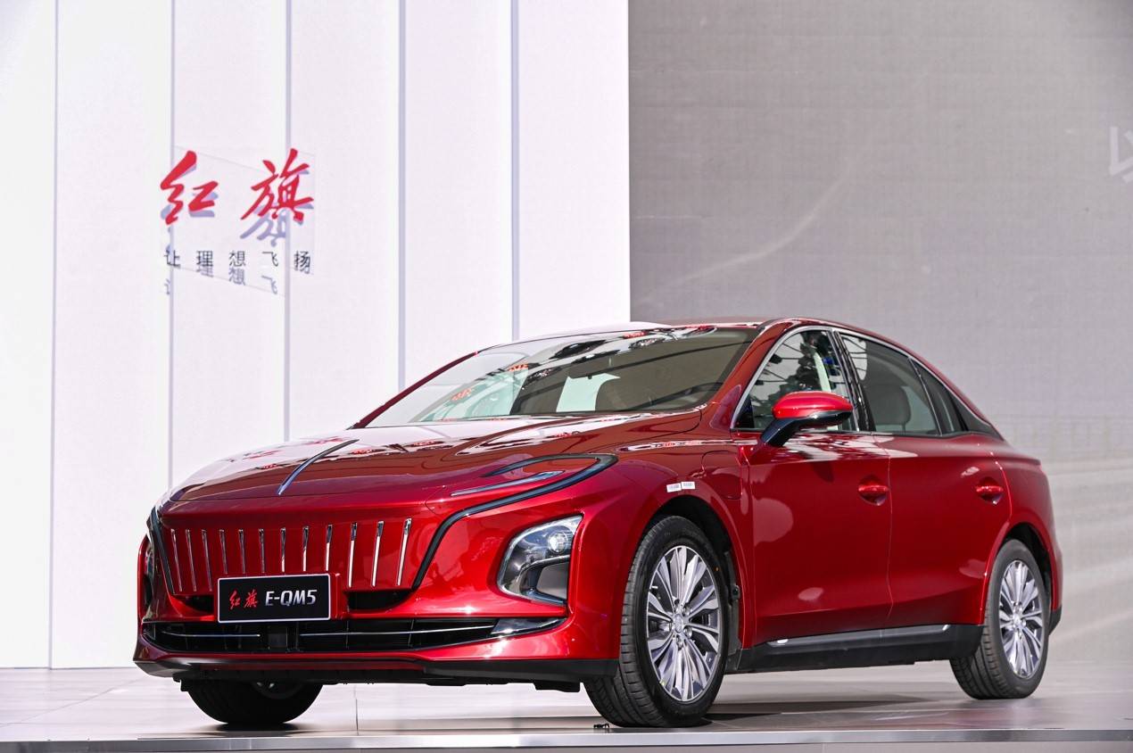 开云 开云体育平台ALL IN新能源后 红旗E-QM5 560KM PLUS 2023款带来最强“航价比”(图11) 开云 开云体育平台ALL IN新能源后 红旗E-QM5 560KM PLUS 2023款带来最强“航价比”(图11)