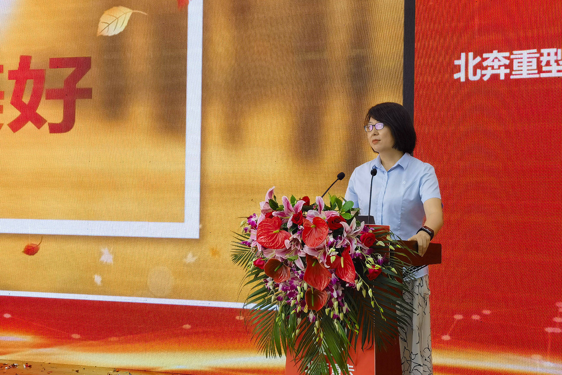 9款新能源产品发布北奔开云体育 开云官网重汽既要销量再提速又要向绿色转型(图2) 9款新能源产品发布北奔开云体育 开云官网重汽既要销量再提速又要向绿色转型(图2)