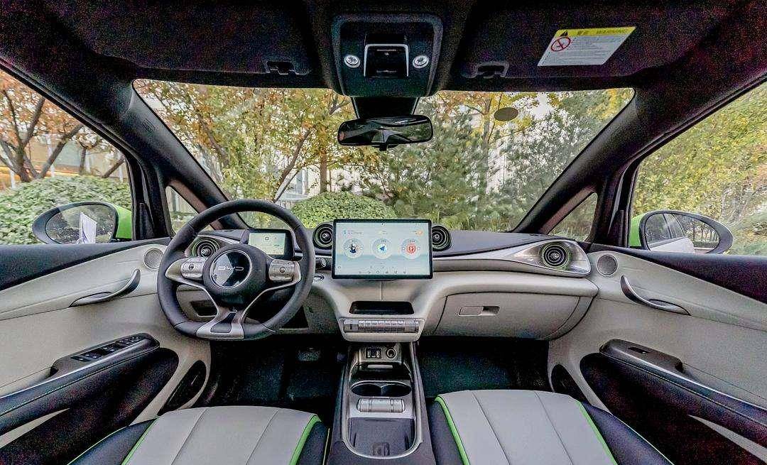 裸车价13万最值得买的5款新能源汽车动力澎开云APP 开云官网入口湃 续航持久(图2)