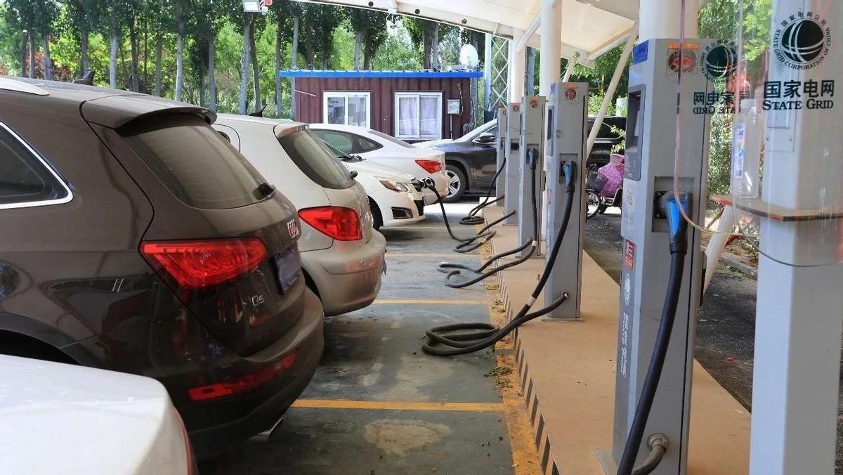 开云 开云体育官网热点观察公共充电桩补能价格上涨:新能源车用户该如何应对?(图2) 开云 开云体育官网热点观察公共充电桩补能价格上涨:新能源车用户该如何应对?(图2)