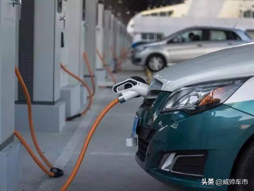 开云体育 开云平台新能源汽车争锋：混合动力和纯电动谁更好？(图5)