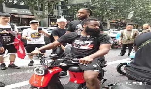 开云 开云体育平台智慧出行绿色未来——选择两轮电动车拥抱绿色出行新时代！(图1)