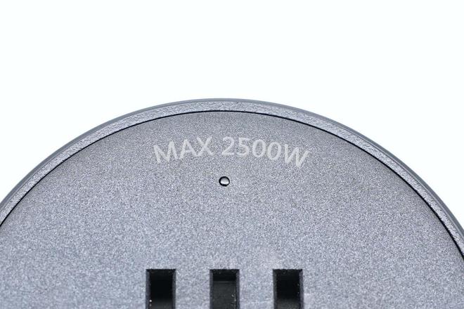 新能源汽车放电有它就够了公牛电动开云体育 开云官网汽车放电转接头拆解(图2)