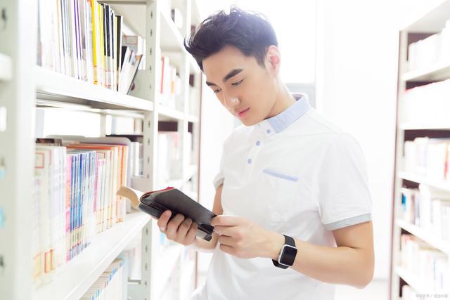 男孩子适合学的十大热门专业：探索未来职业发展的黄金之路开云 开云体育官网(图1)